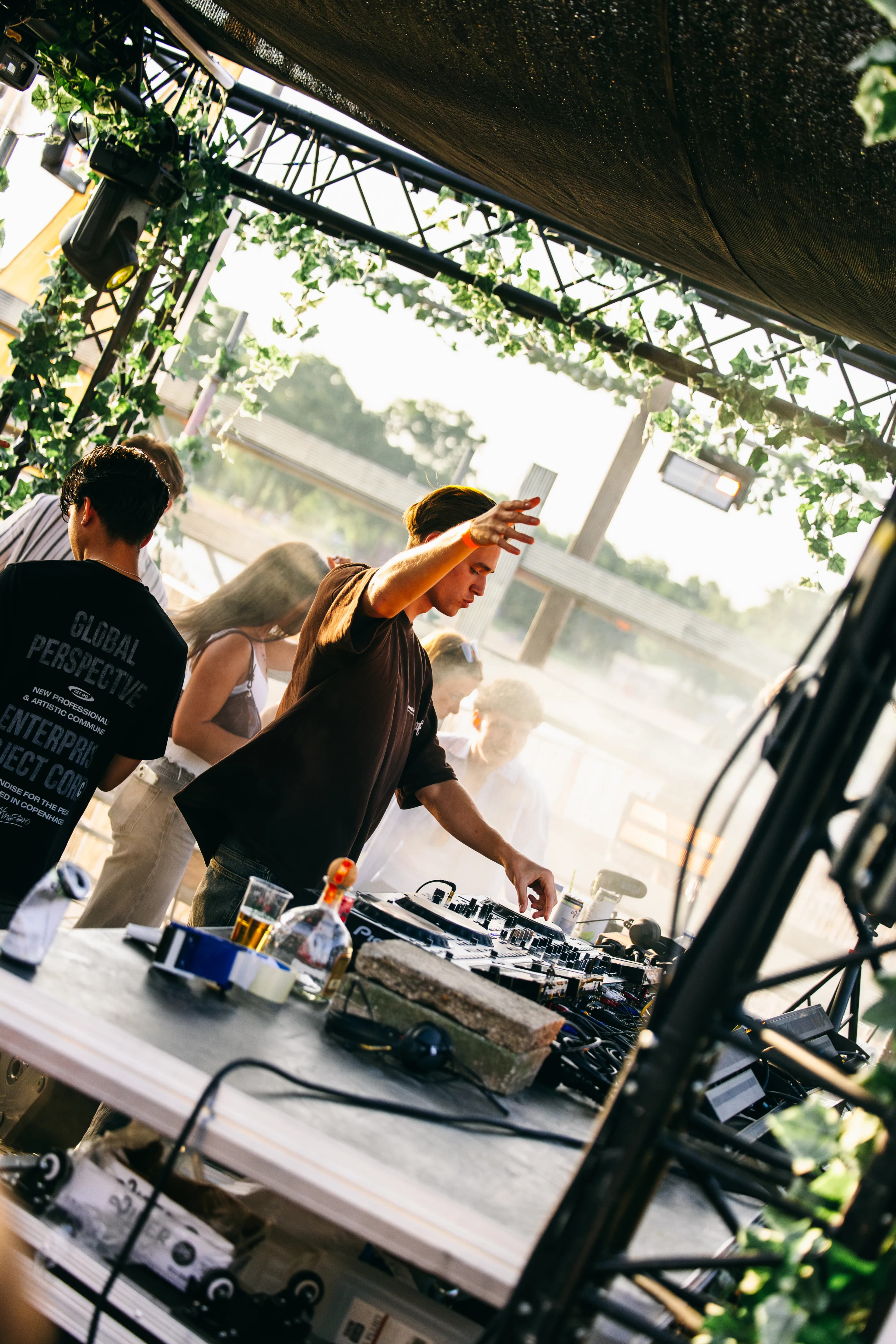 Gissa House DJ Portret Buiten Live